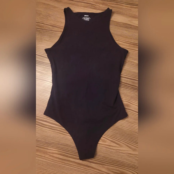 SKIMS Fits Everybody High Neck Bodysuit In Onyx - Picture 6 of 8